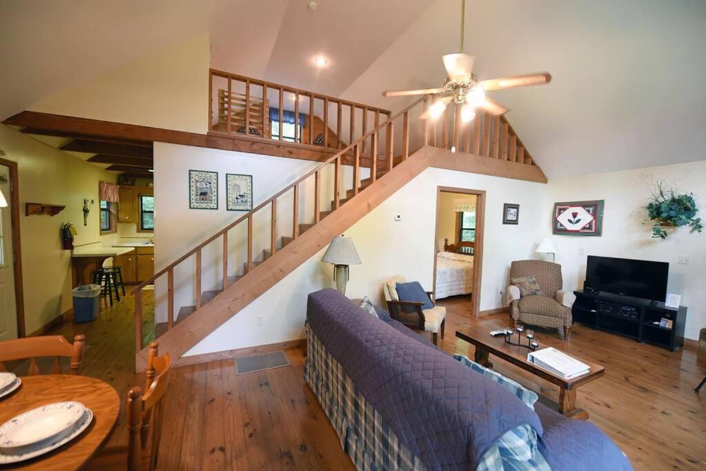 Photo of Livingroom in Blairsville