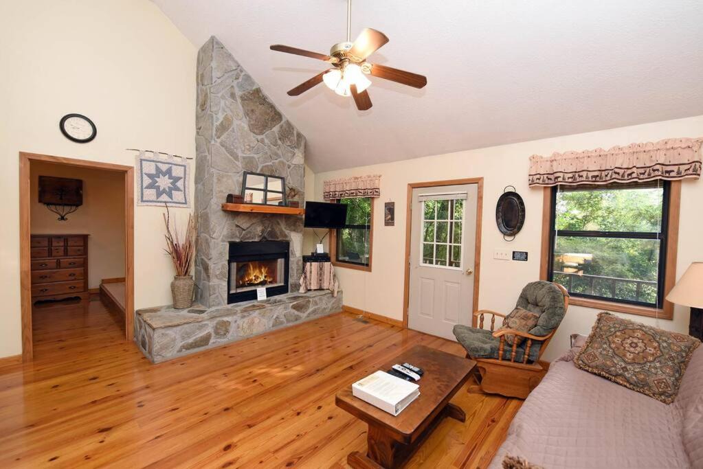 Photo of Livingroom in Blairsville
