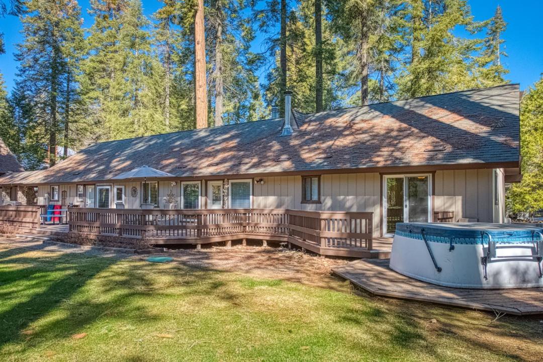 Photo of Buildings in Shaver Lake