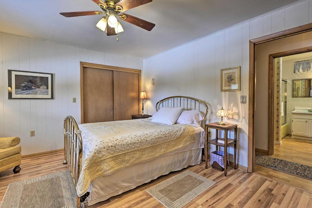 Photo of Bedroom in Wisconsin Dells