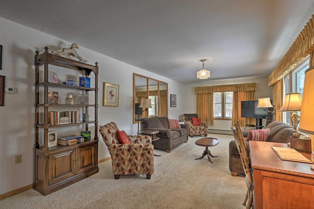 Photo of Livingroom in Wisconsin Dells