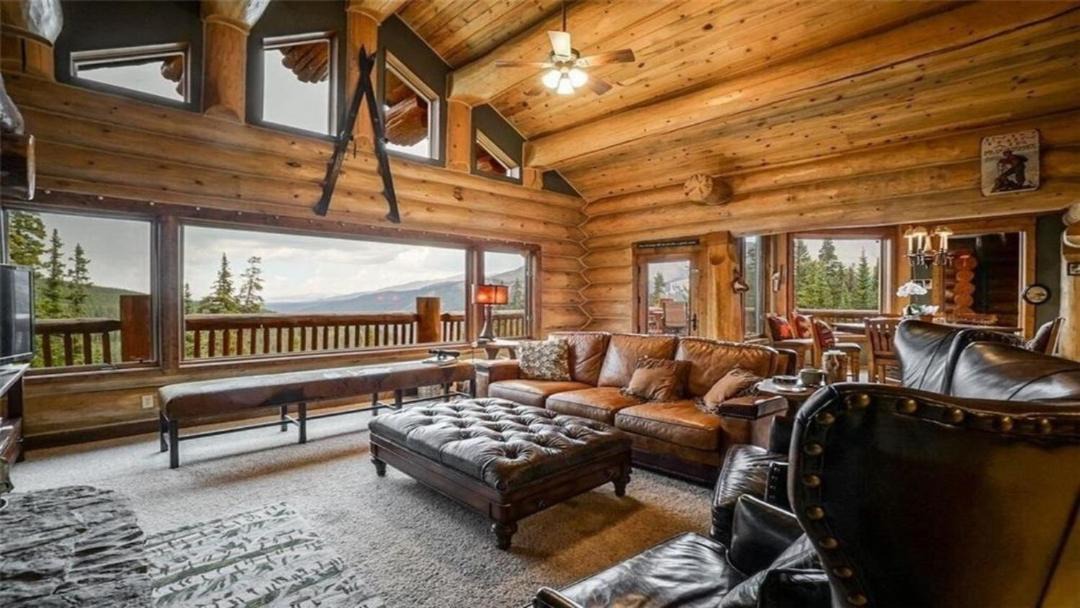Photo of Livingroom in Quandary Village