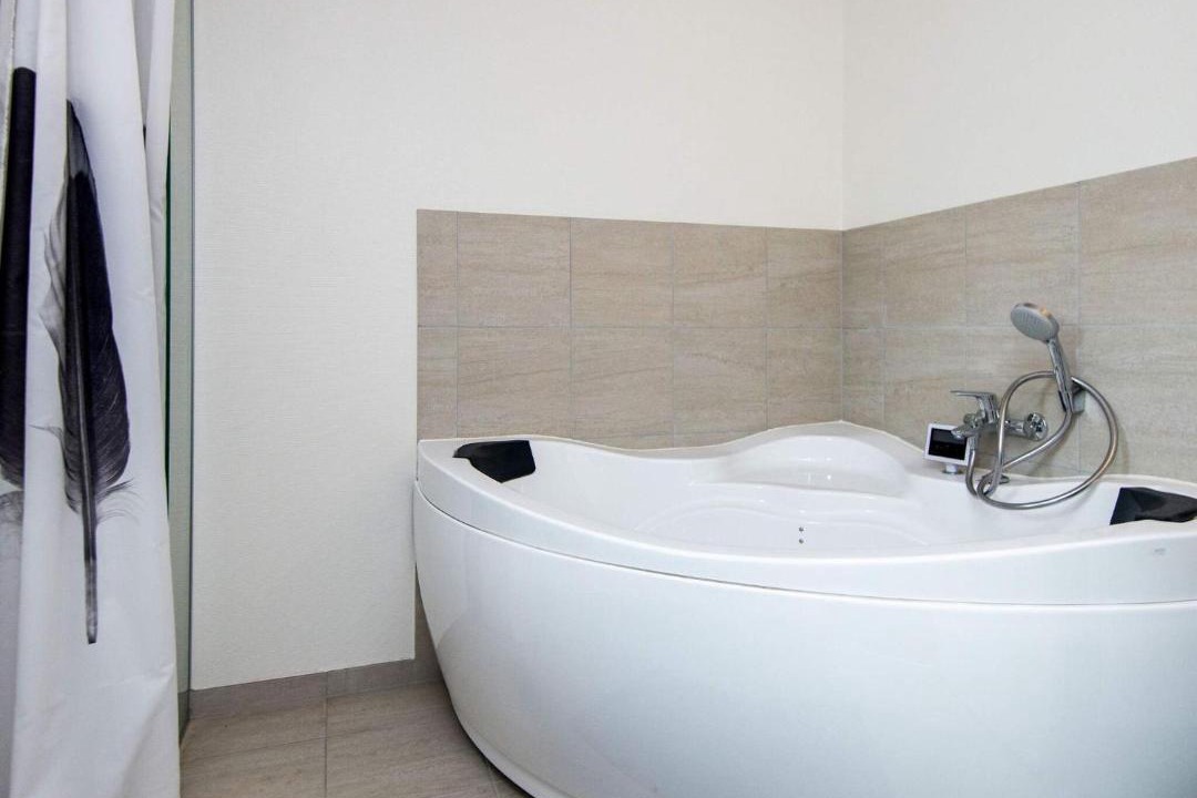 Photo of Bathroom in Beder Malling