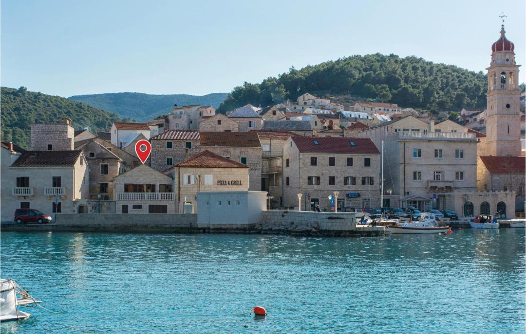 Photo of Buildings in Pucisca