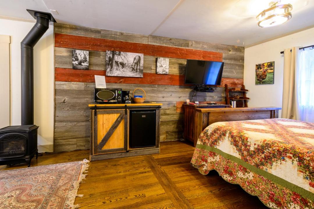 Photo of Bedroom in Evergreen