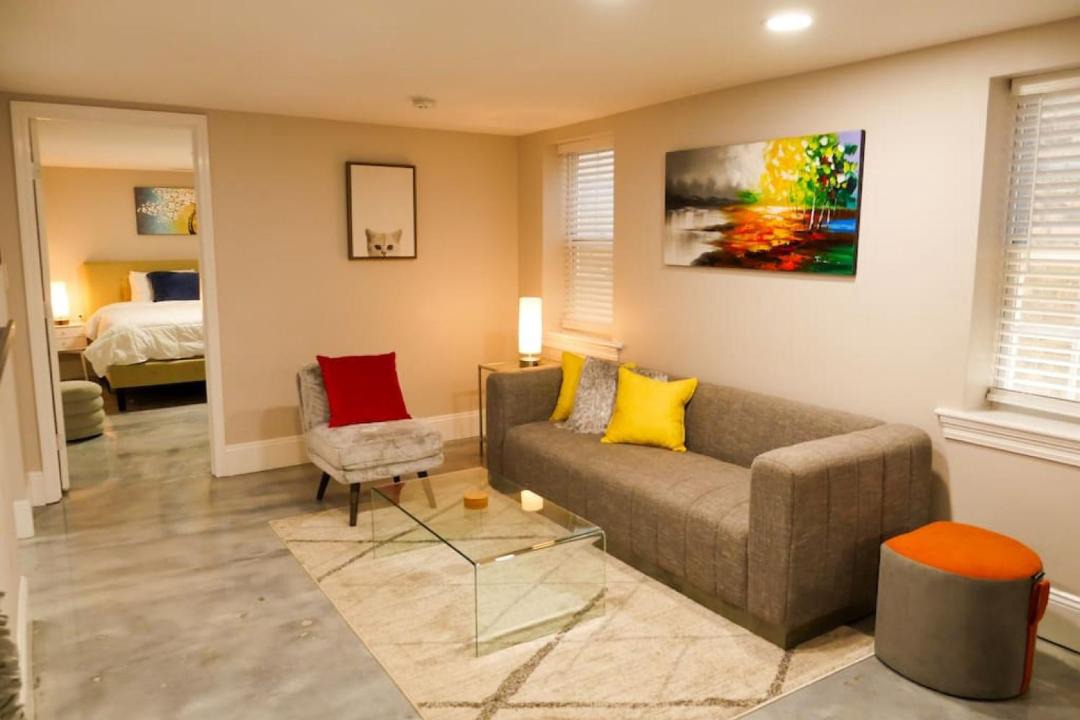 Photo of Livingroom in Algiers Point