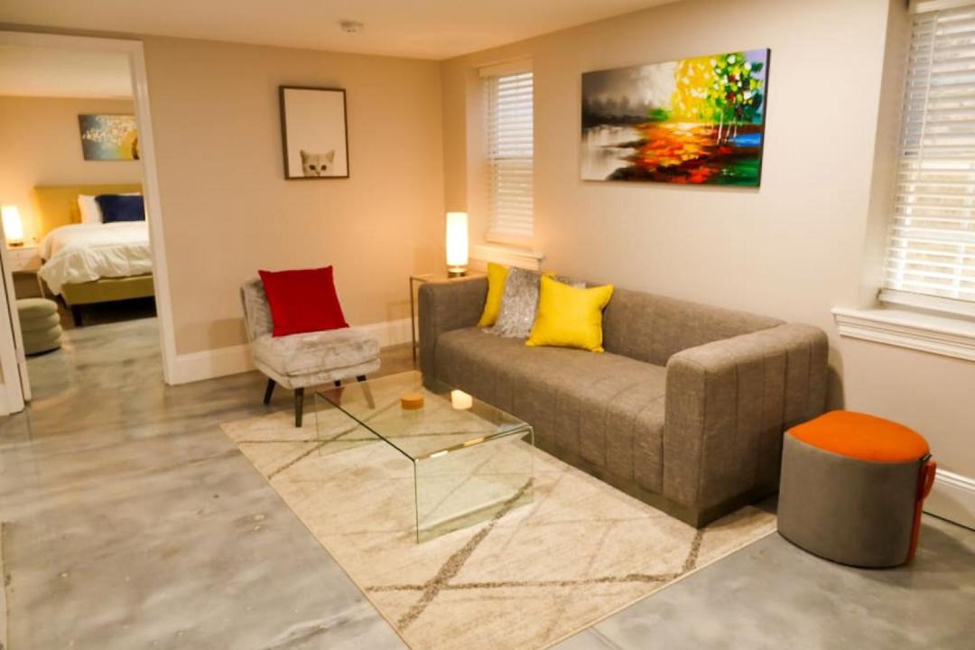 Photo of Livingroom in Algiers Point