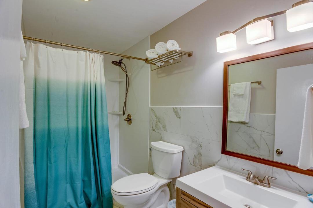Photo of Bathroom in Holiday Isle