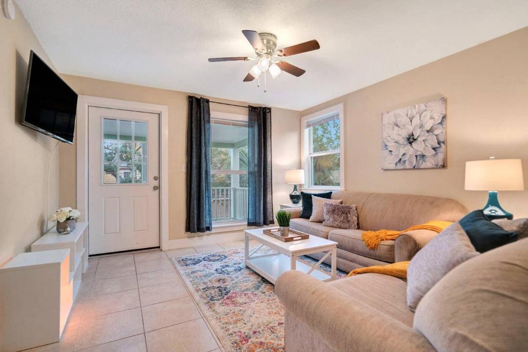 Photo of Livingroom in Downtown Historic District
