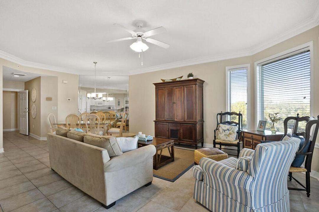 Photo of Livingroom in North Forest Beach