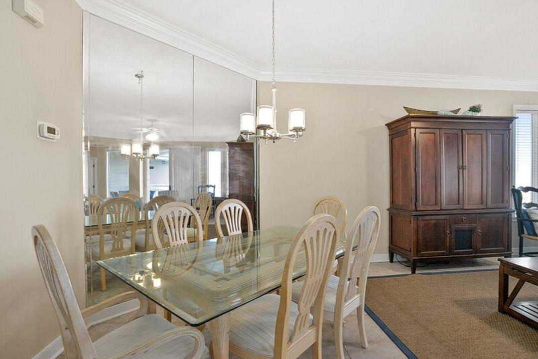 Photo of Livingroom in North Forest Beach