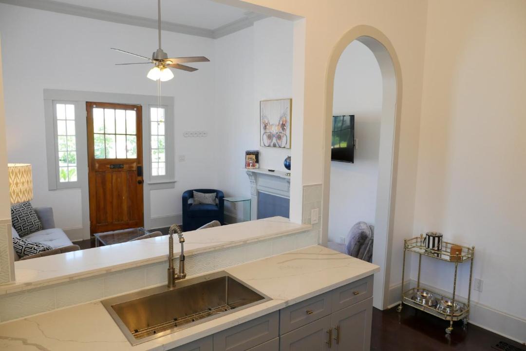 Photo of Livingroom in Algiers Point