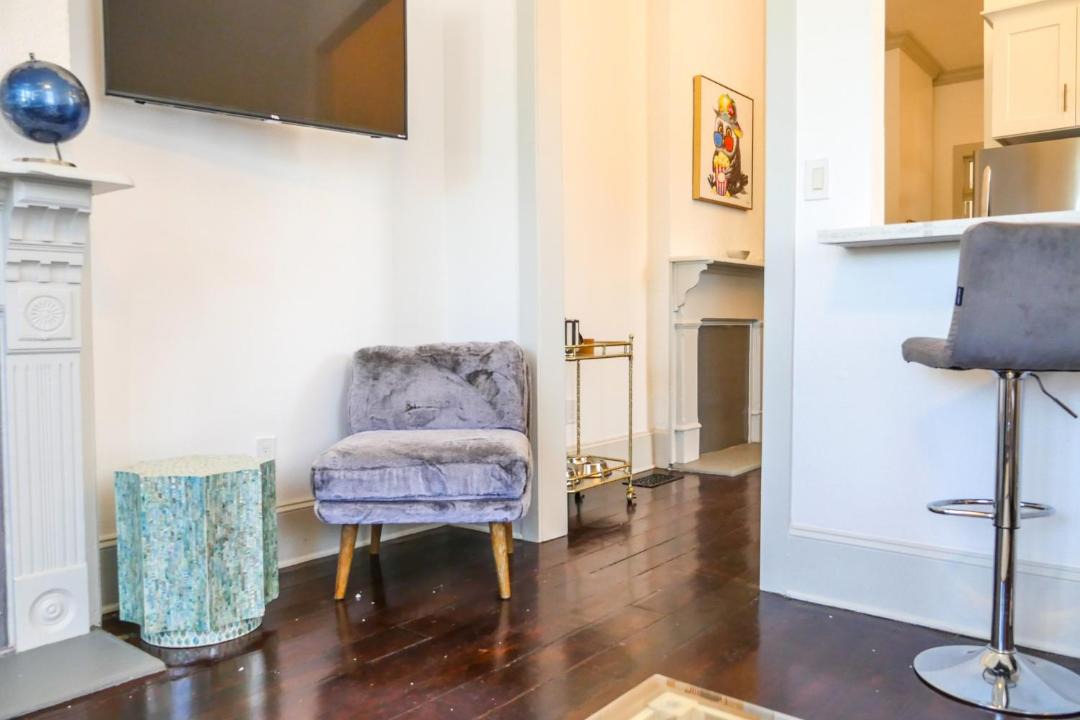 Photo of Livingroom in Algiers Point
