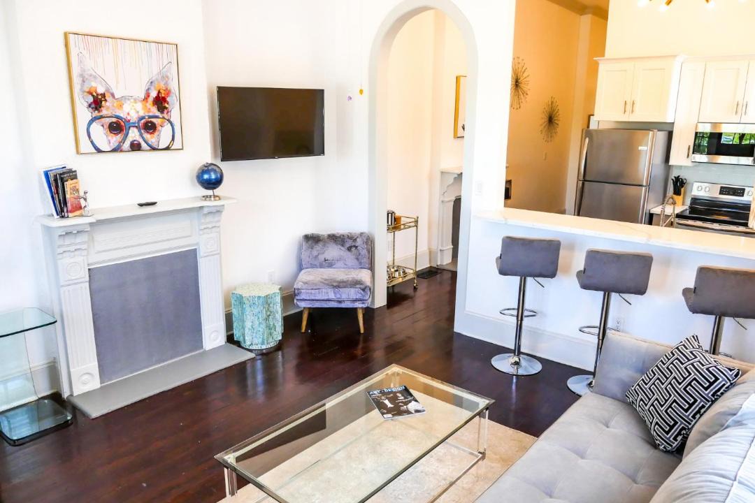 Photo of Livingroom in Algiers Point