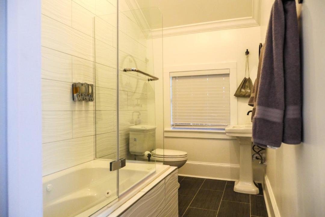 Photo of Bathroom in Algiers Point