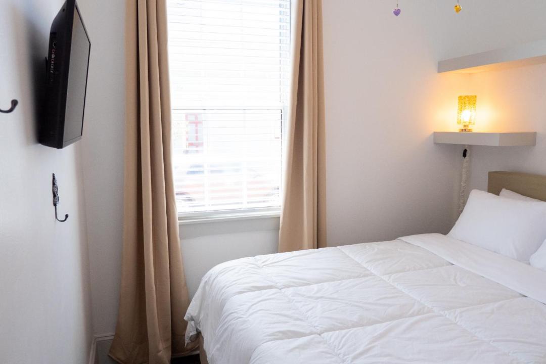 Photo of Bedroom in Algiers Point