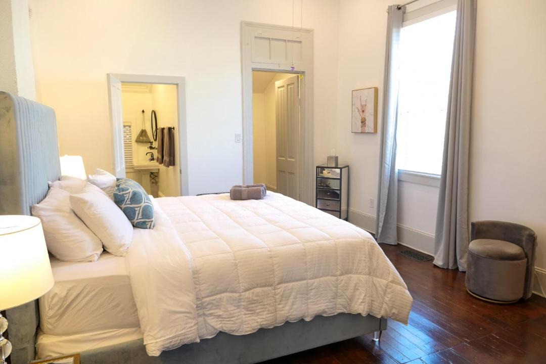Photo of Bedroom in Algiers Point