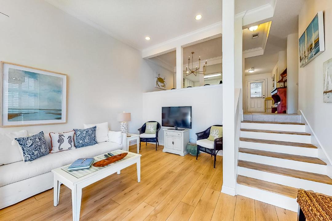 Photo of Livingroom in Saint Simons Island