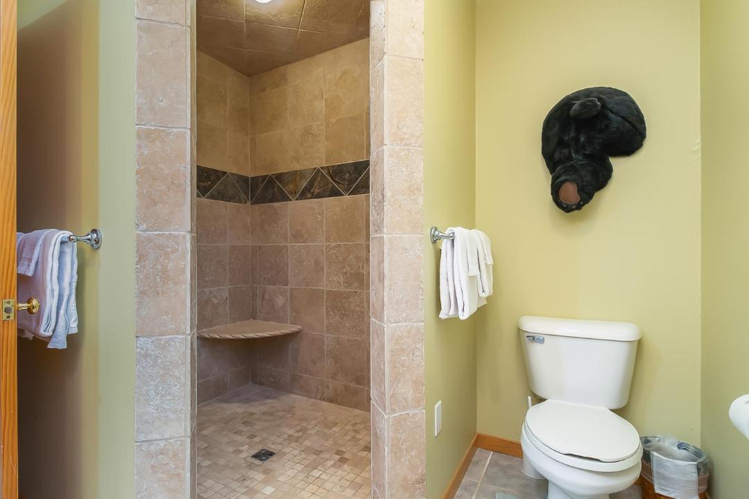 Photo of Bathroom in Birchwood Farms