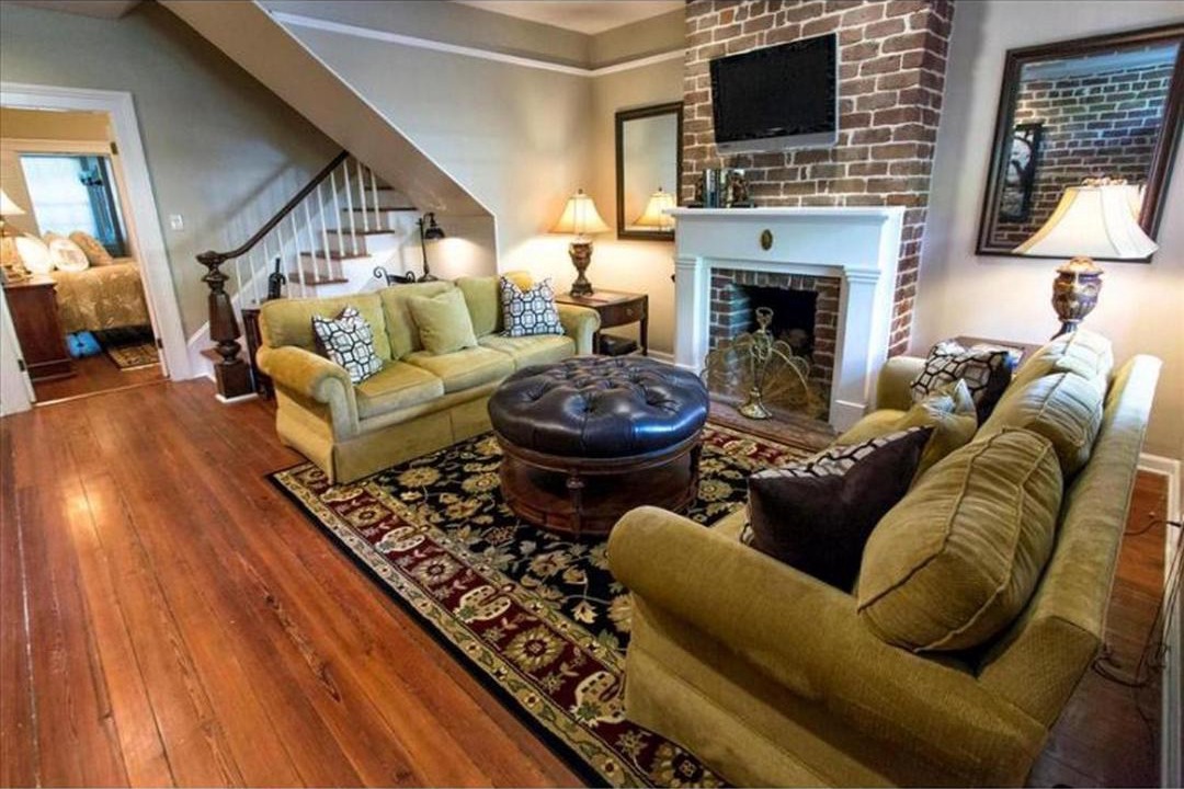 Photo of Livingroom in Historic District - North