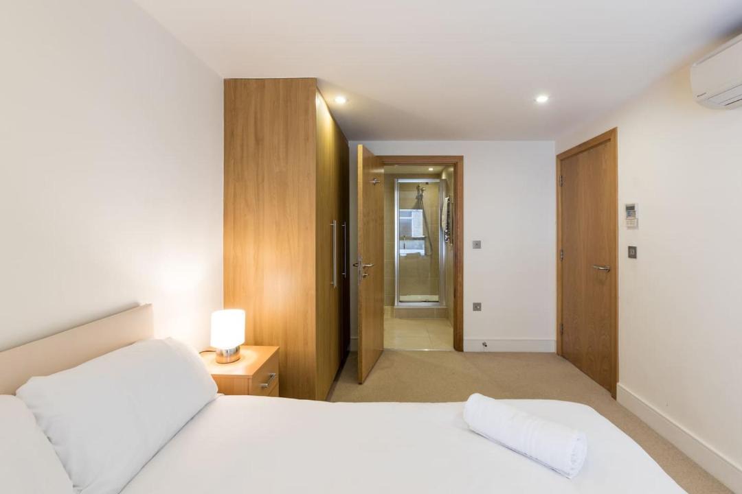 Photo of Bedroom in Lancaster Gate