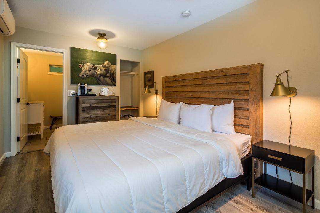 Photo of Bedroom in Guerneville