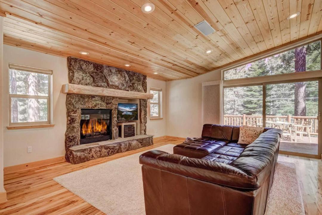 Photo of Livingroom in Country Club Estates