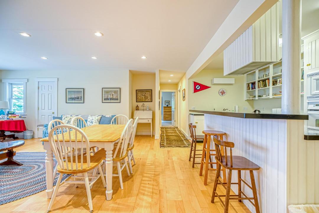 Photo of Livingroom in Seal Cove