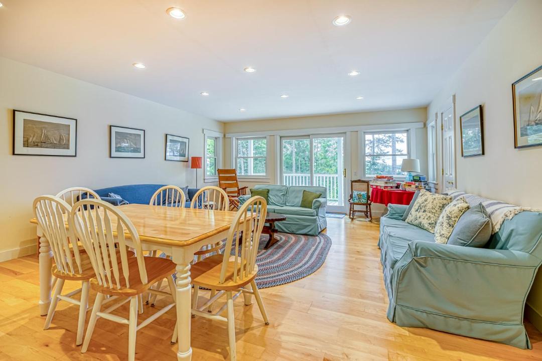 Photo of Livingroom in Seal Cove