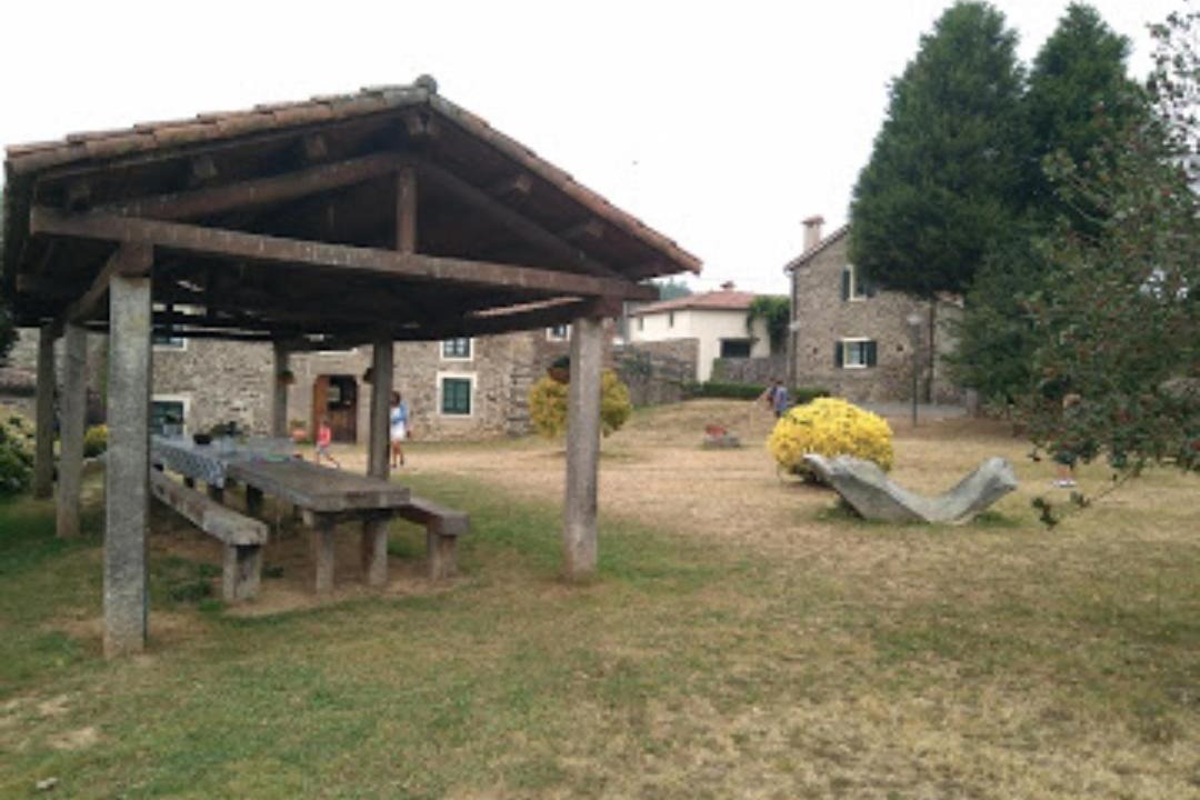 Photo of Buildings in Oza-Cesuras