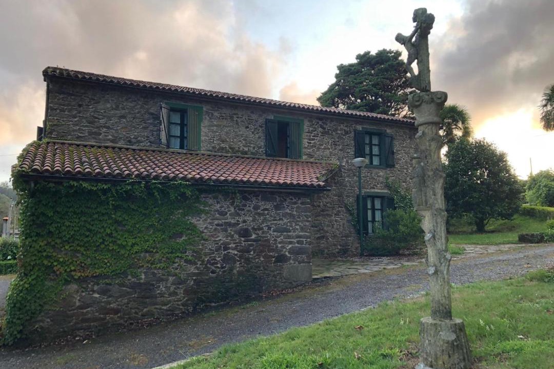 Photo of Buildings in Oza-Cesuras