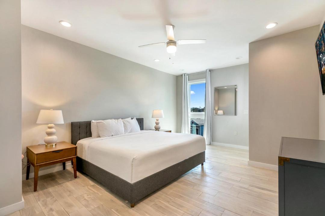 Photo of Bedroom in Mid-City