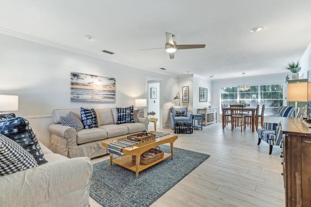 Photo of Livingroom in Holmes Beach