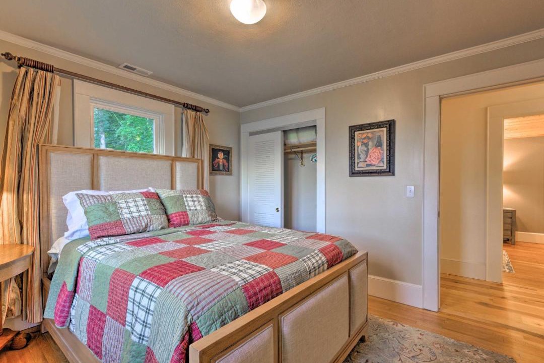 Photo of Bedroom in Waynesville
