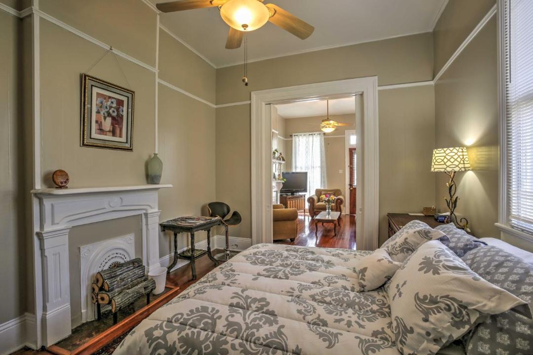 Photo of Bedroom in Black Pearl