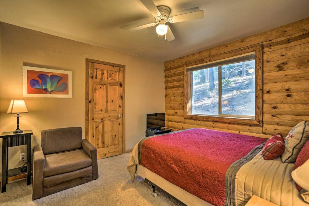 Photo of Bedroom in Country Club Estates