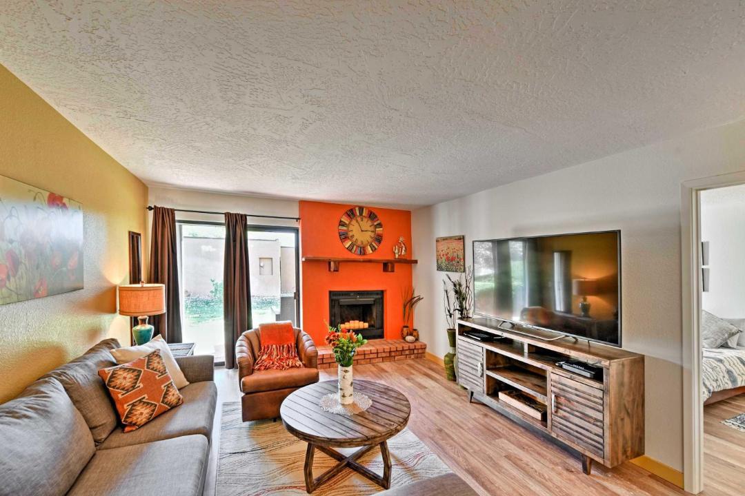 Photo of Livingroom in Oak Creek
