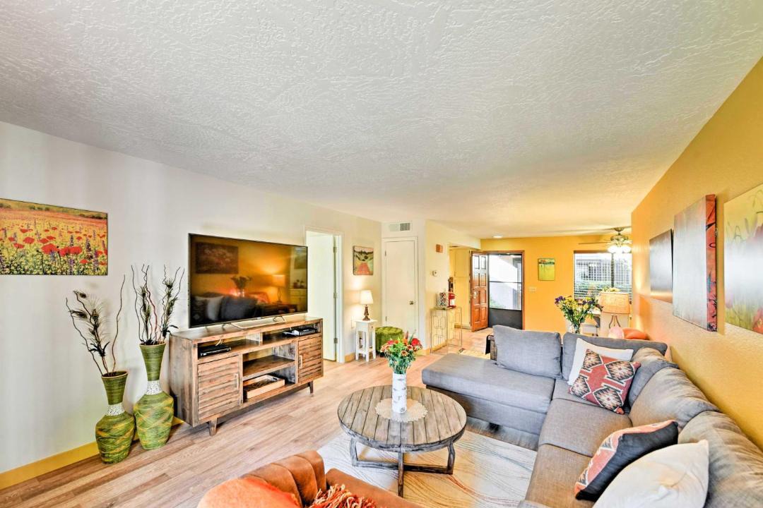 Photo of Livingroom in Oak Creek