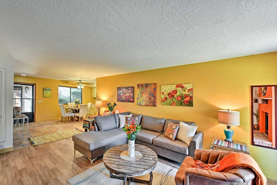 Photo of Livingroom in Oak Creek
