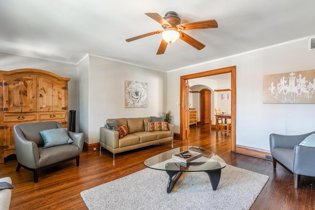 Photo of Livingroom in Chaplin Estates