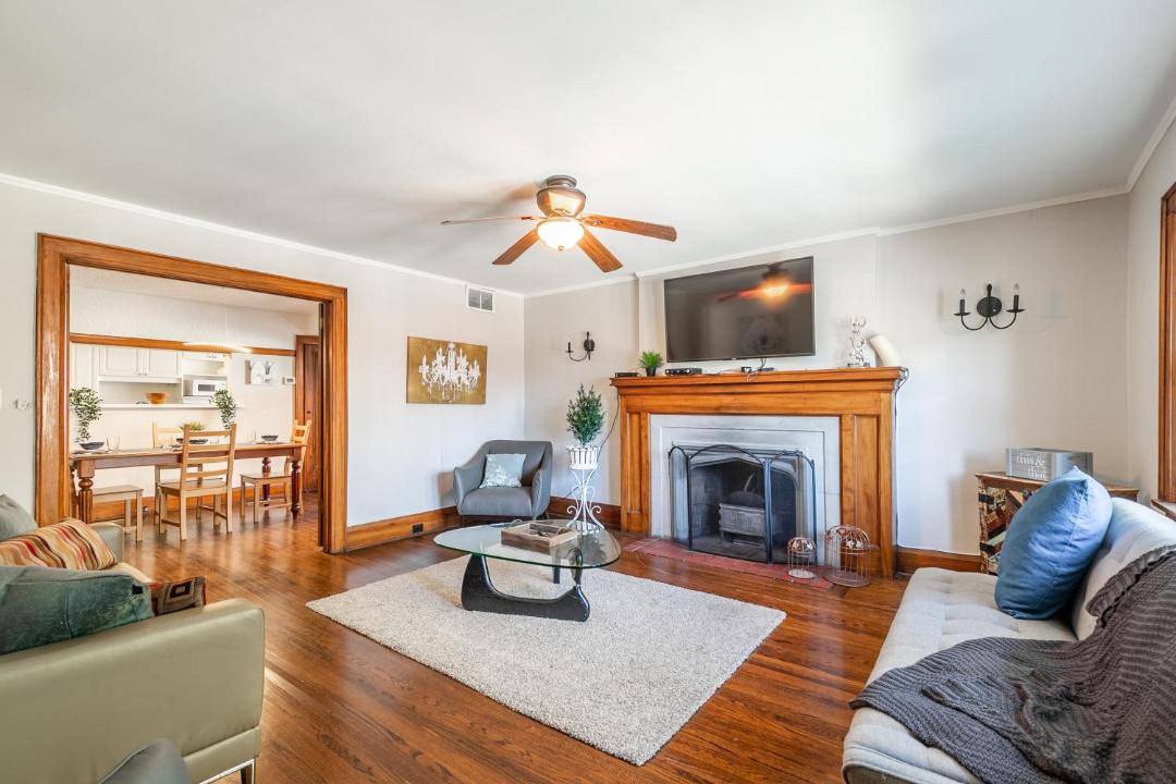 Photo of Livingroom in Chaplin Estates