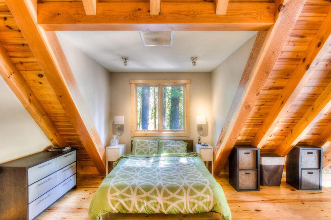 Photo of Bedroom in Country Club Estates