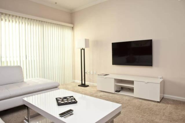 Photo of Livingroom in Miracle Mile