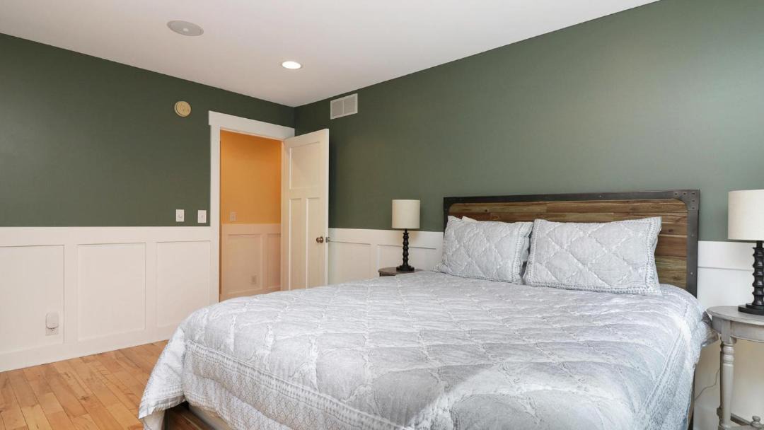 Photo of Bedroom in Saugatuck
