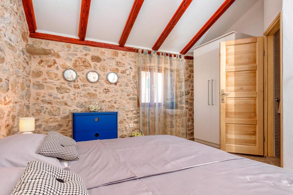 Photo of Bedroom in Pitve