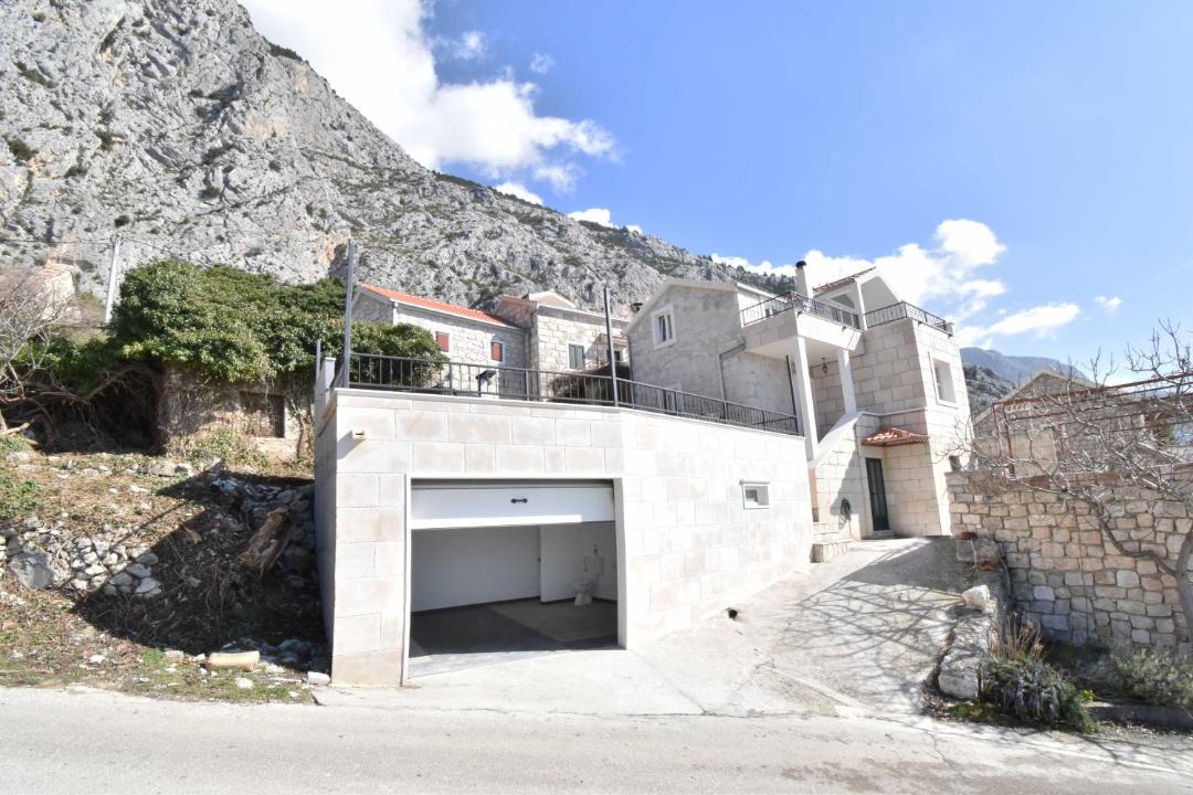 Photo of Buildings in Tucepi