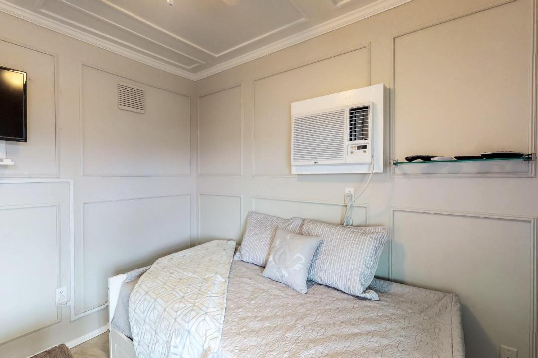 Photo of Bedroom in Jamaica Beach