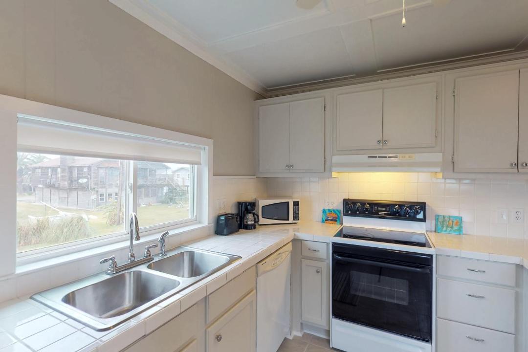 Photo of Kitchen in Jamaica Beach