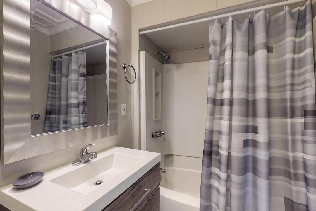 Photo of Bathroom in Jamaica Beach