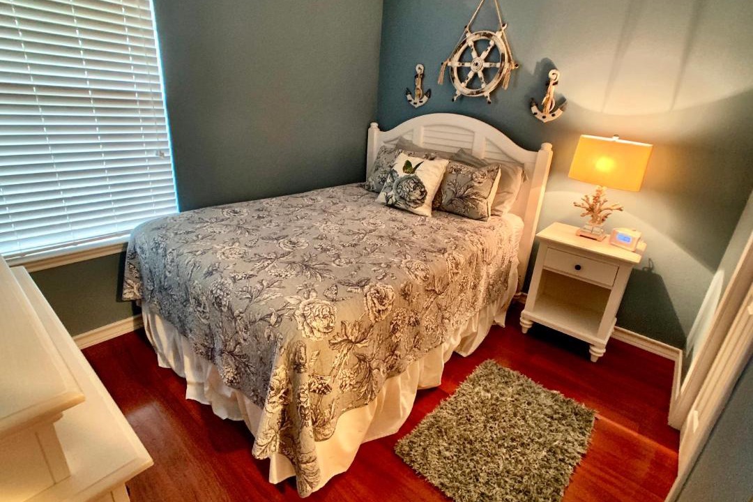 Photo of Bedroom in Crystal Beach